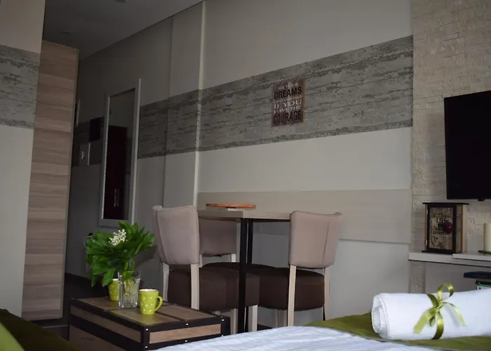 Natura Lux Milmari K 12 アパート